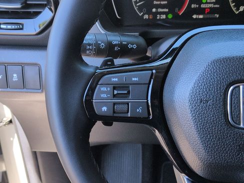 Used 2025 Honda Pilot Touring image 18