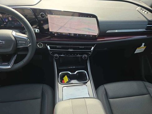 New 2026 Chevrolet Traverse Z71 w/ Driver Confidence Package image 13