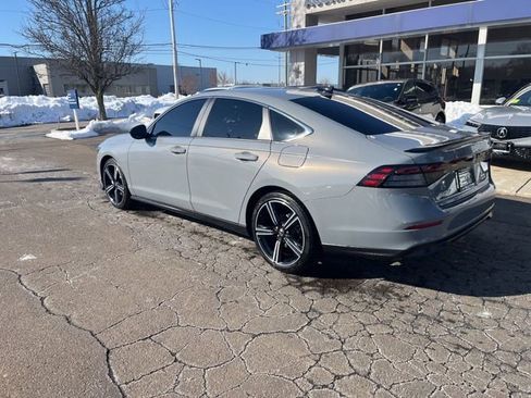 Used 2025 Honda Accord Sport image 10