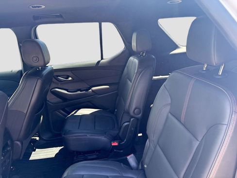 Used 2022 Chevrolet Traverse RS FWD image 24