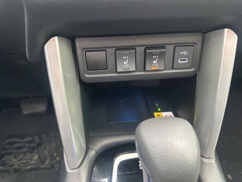 Used 2023 Toyota Corolla Cross XLE w/ Convenience Package image 22