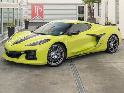 Used 2023 Chevrolet Corvette Z06 w/ Stealth Interior Trim Package image 9