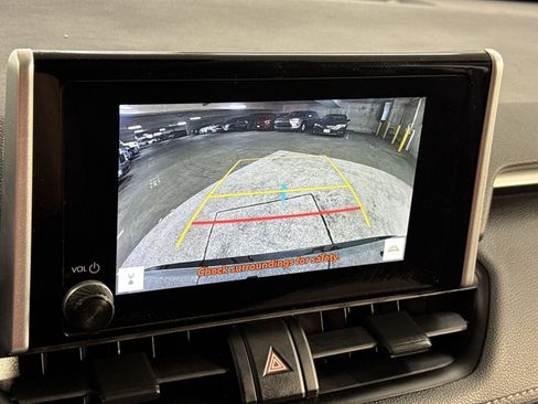 Used 2024 Toyota RAV4 LE AWD/4WD image 31
