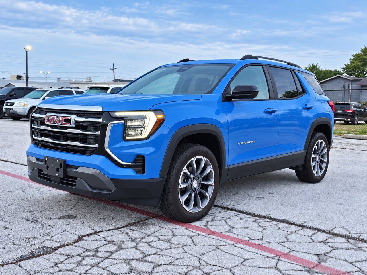 Used 2025 GMC Terrain Elevation w/ Elevation Premium Package FWD image 3