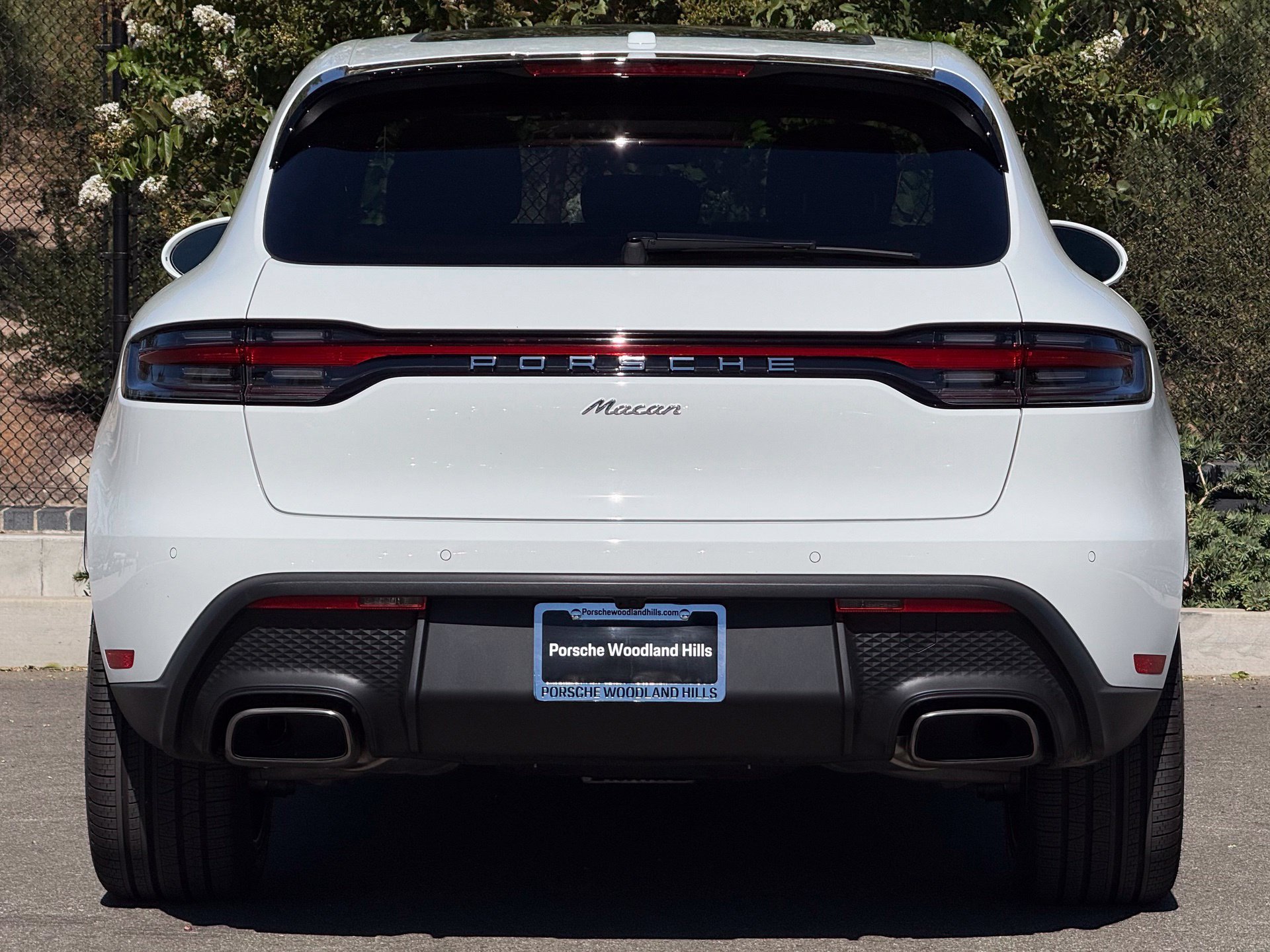 Used 2026 Porsche Macan AWD/4WD image 6