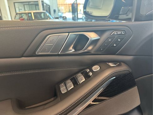 Used 2019 BMW X7 xDrive50i w/ M Sport Package image 17