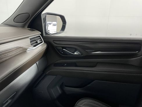 Used 2023 GMC Yukon Denali image 12