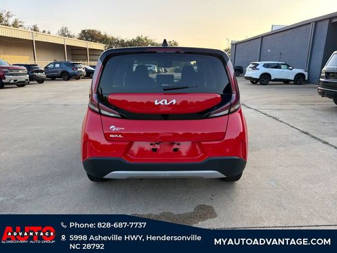 Used 2024 Kia Soul LX w/ Option Group 015 FWD image 4