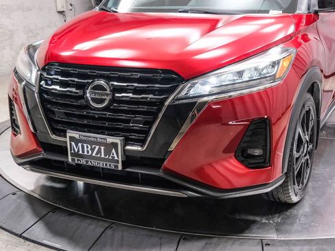 Used 2021 Nissan Kicks SR w/ SR Premium Package FWD image 11