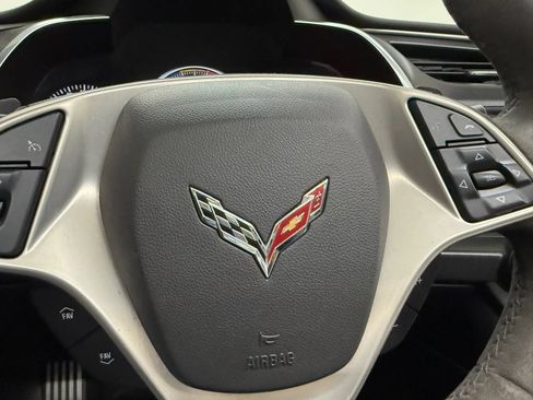 Used 2019 Chevrolet Corvette Stingray Coupe RWD image 18