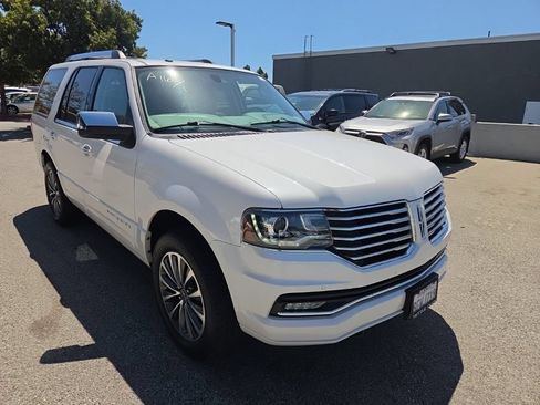 Used 2015 Lincoln Navigator 2WD image 7