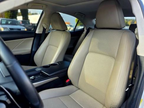 Used 2017 Lexus IS 200t image 24