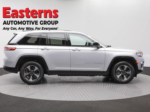 Used 2022 Jeep Grand Cherokee Limited 4xe AWD/4WD image 4