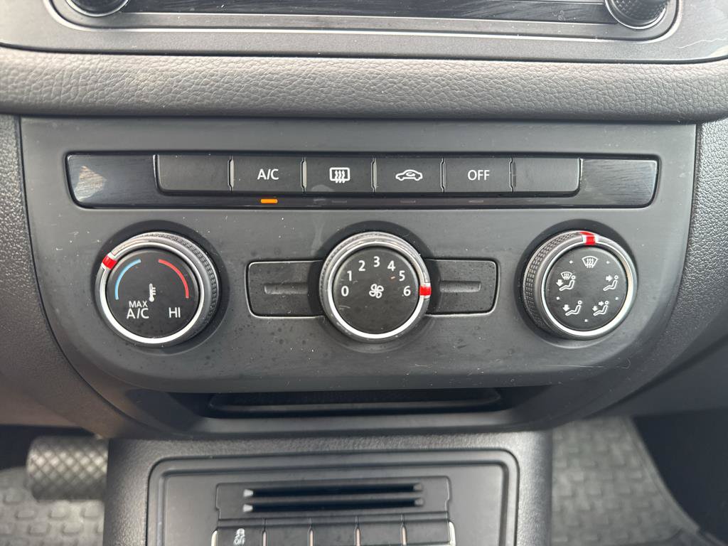 Used 2018 Volkswagen Tiguan Limited AWD/4WD image 16