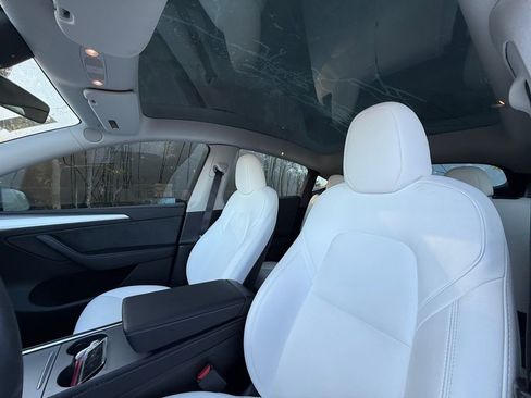 Used 2023 Tesla Model Y Long Range image 18