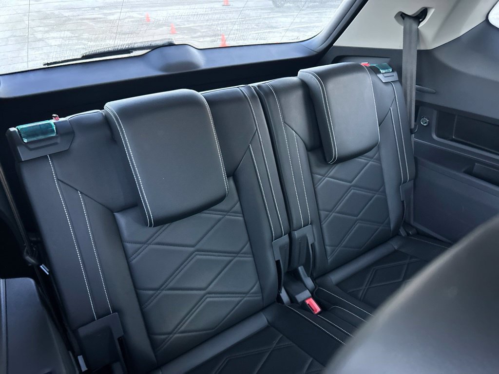 Used 2024 Volkswagen Atlas SE w/ Panoramic Sunroof Package AWD/4WD image 30