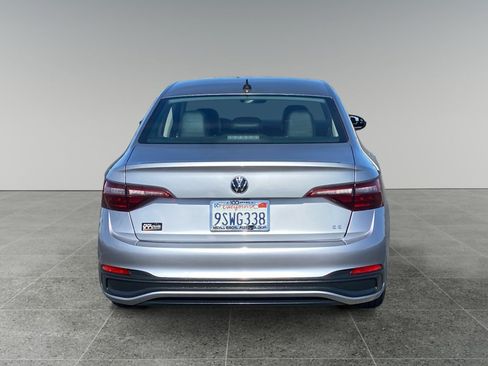 Used 2022 Volkswagen Jetta SE FWD image 4