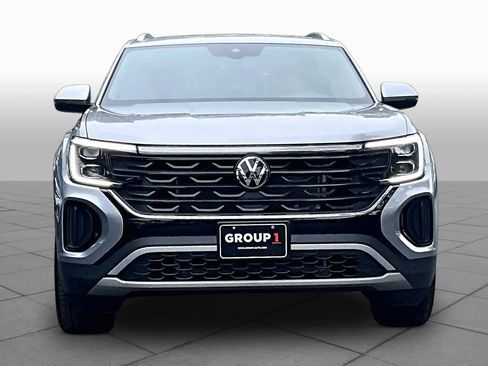Certified 2026 Volkswagen Atlas Cross Sport SE FWD image 4