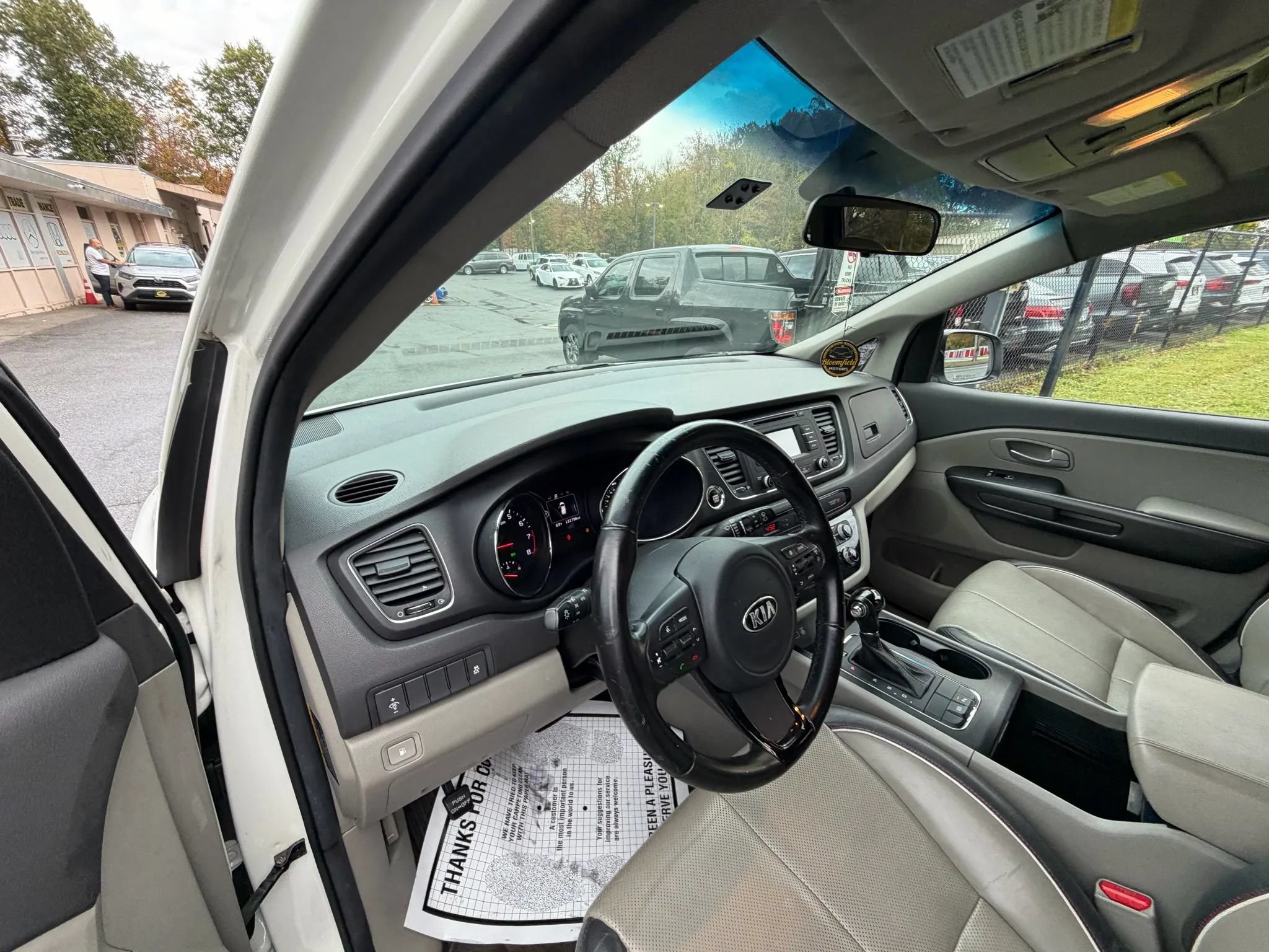 Used 2016 Kia Sedona LX w/ LX Essentials Premium Package FWD image 9