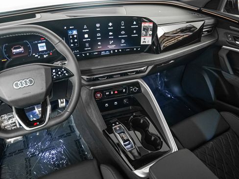 New 2025 Audi SQ5 Premium Plus image 17