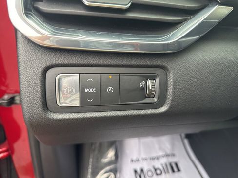 Used 2024 GMC Acadia Elevation w/ Luxury Package image 17