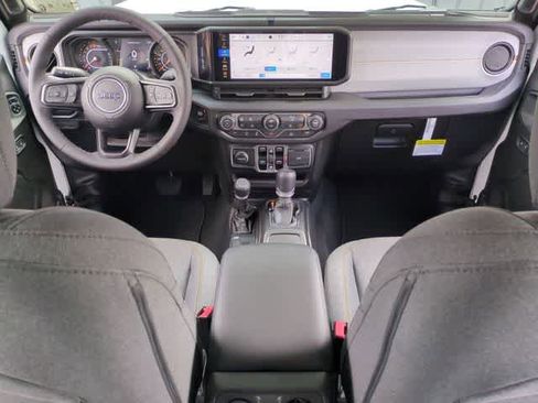 New 2025 Jeep Gladiator Sport image 15