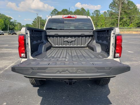 New 2026 Chevrolet Colorado ZR2 w/ Technology Package AWD/4WD image 9