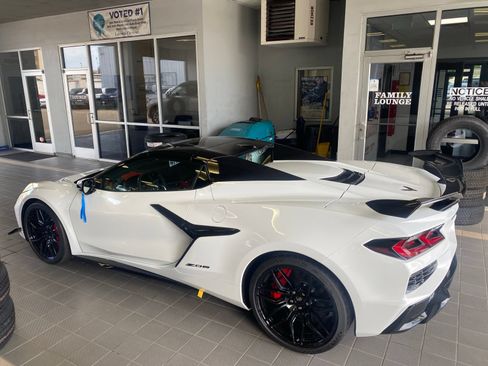 New 2027 Chevrolet Corvette Z06 w/ Z07 Performance Package RWD image 2