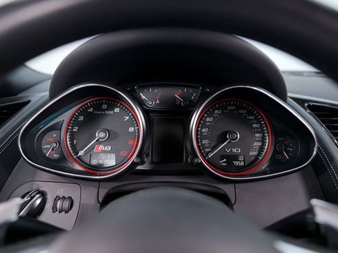 Used 2015 Audi R8 V10 w/ Full Leather Package image 19