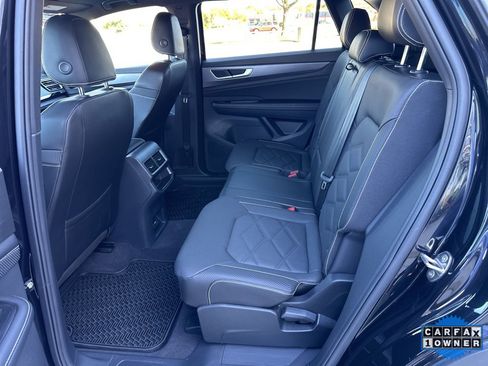 Used 2024 Volkswagen Atlas Cross Sport SE image 44