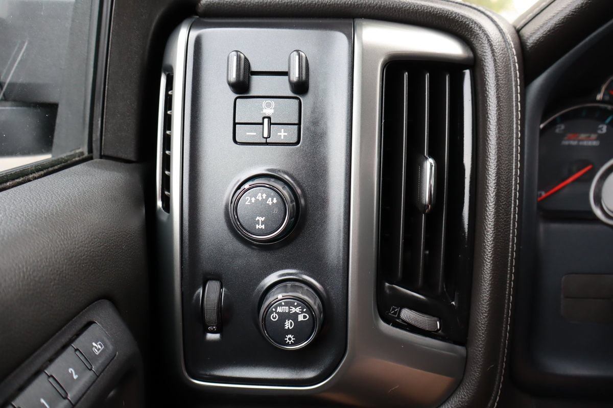 Used 2019 Chevrolet Silverado 2500 LTZ w/ Duramax Plus Package AWD/4WD image 28