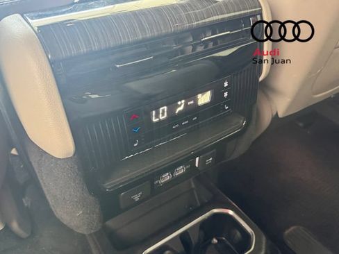 Used 2022 Jeep Wagoneer Series III w/ Premium Group I RWD image 29