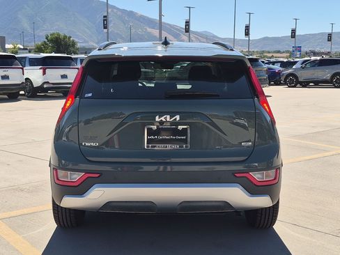Used 2023 Kia Niro EX FWD image 4