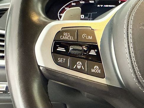 Used 2022 BMW X7 M50i image 38