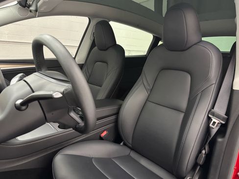 Used 2023 Tesla Model Y Long Range image 13