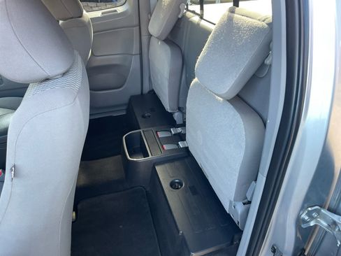 Used 2014 Toyota Tacoma 4x4 Access Cab image 29