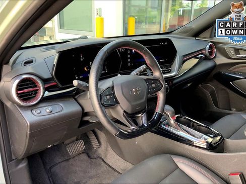 Used 2024 Chevrolet Trax RS w/ Sunroof Package image 13