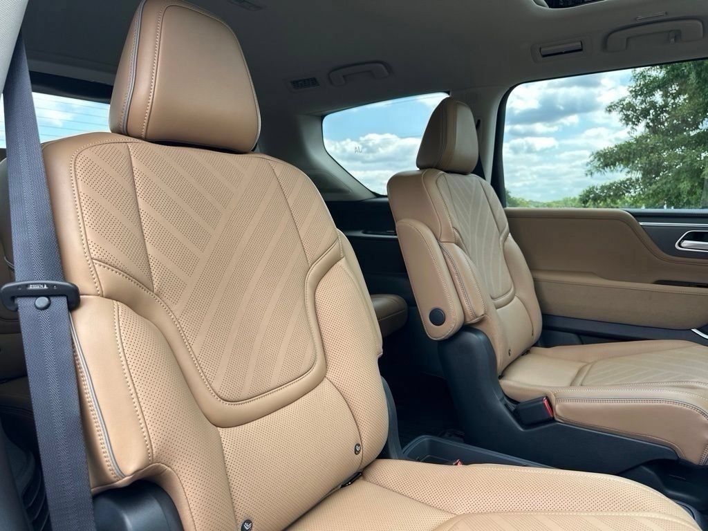 New 2027 INFINITI QX80 Luxe w/ Cargo Package AWD/4WD image 21