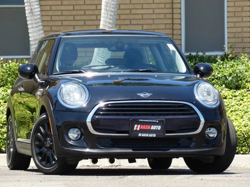 Used 2018 MINI Cooper 2-Door Hardtop FWD image 1