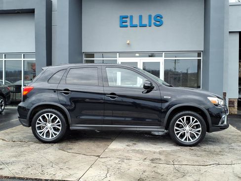 Used 2019 Mitsubishi Outlander Sport SE image 2