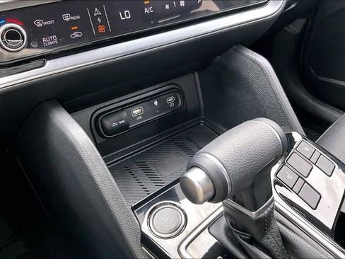 Used 2025 Kia Sportage EX w/ Premium Package FWD image 23