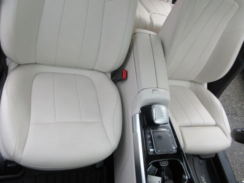 Used 2022 Mercedes-Benz GLB 250 4MATIC image 26