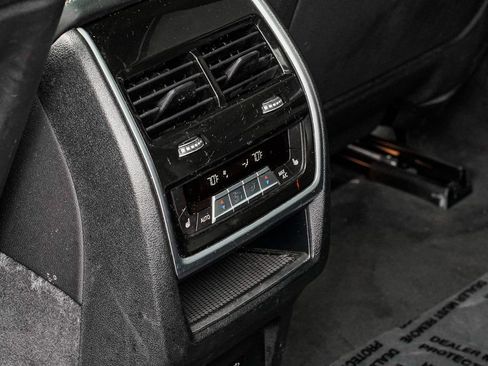 Used 2023 BMW X7 xDrive40i w/ M Sport Package image 20