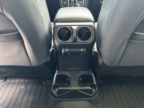 Used 2024 Jeep Wrangler Unlimited Sport AWD/4WD image 16