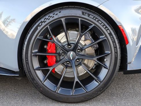 Used 2025 Aston Martin V8 Vantage Coupe image 66