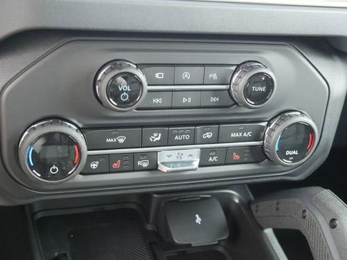 New 2026 Ford Bronco Outer Banks w/ Sasquatch Package AWD/4WD image 20