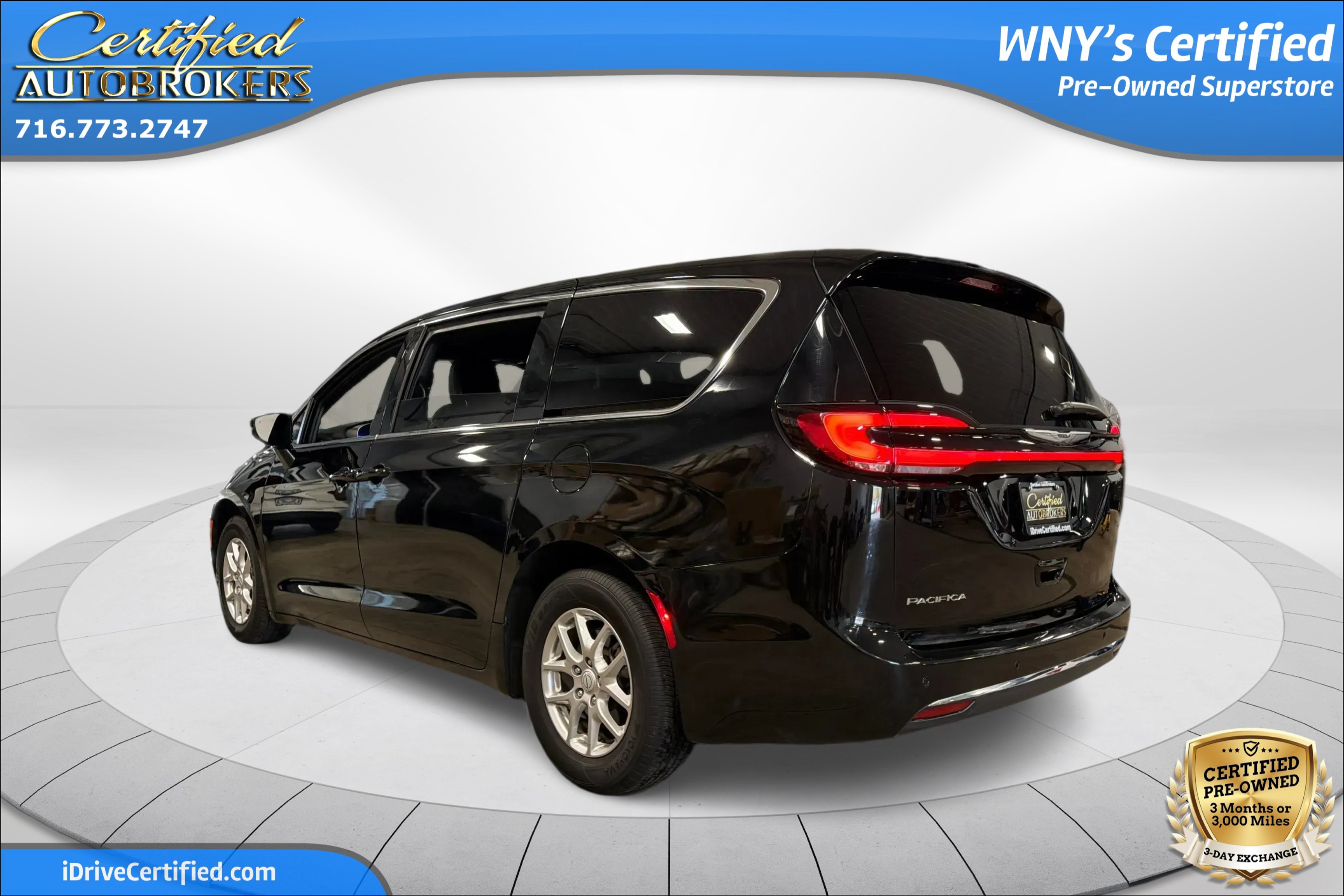 Used 2026 Chrysler Pacifica Select FWD image 8