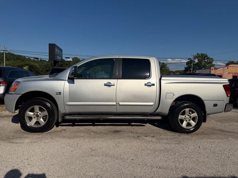 Used 2004 Nissan Titan SE AWD/4WD image 2