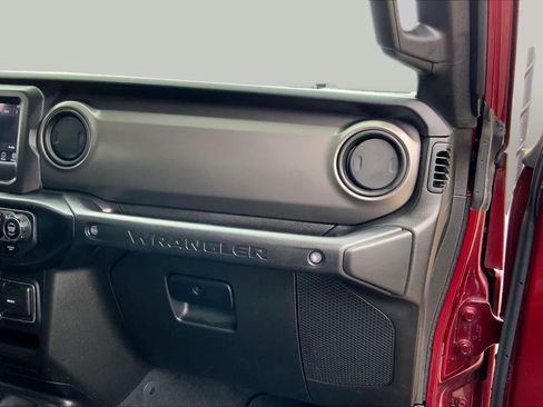Used 2021 Jeep Wrangler Sport AWD/4WD image 18