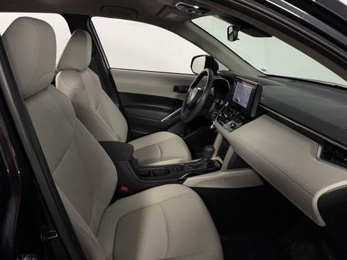 Used 2024 Toyota Corolla Cross L image 15